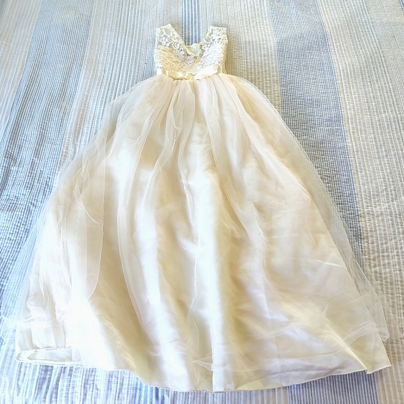 Girls Full Length Ball Gown - Picture 3 of 10